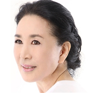 做面部拉皮除皺手術(shù)半年多了，看看我的恢復(fù)過(guò)程照片吧，果不錯(cuò)~