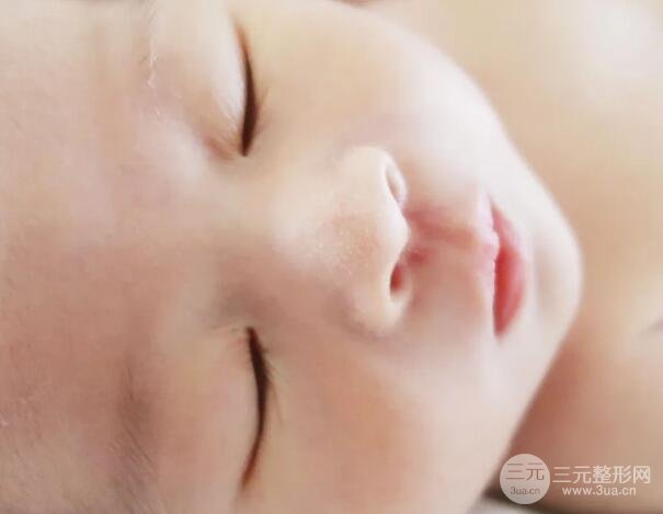 新生兒長得也是栗丘疹