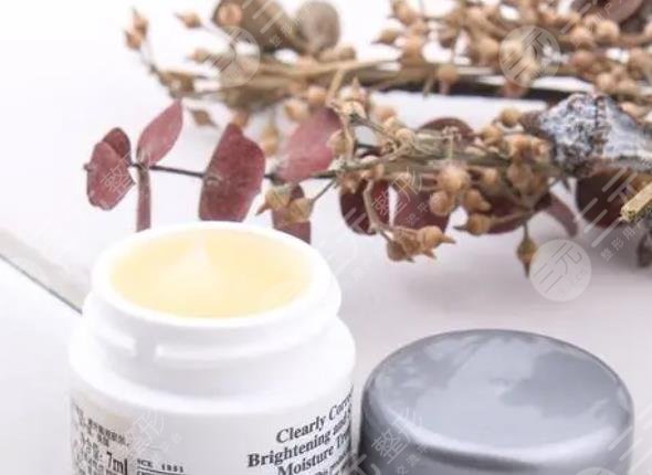 科顏氏集煥白凈潤(rùn)透白保濕霜