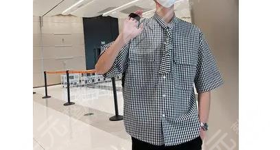 格子衫當(dāng)領(lǐng)結(jié)