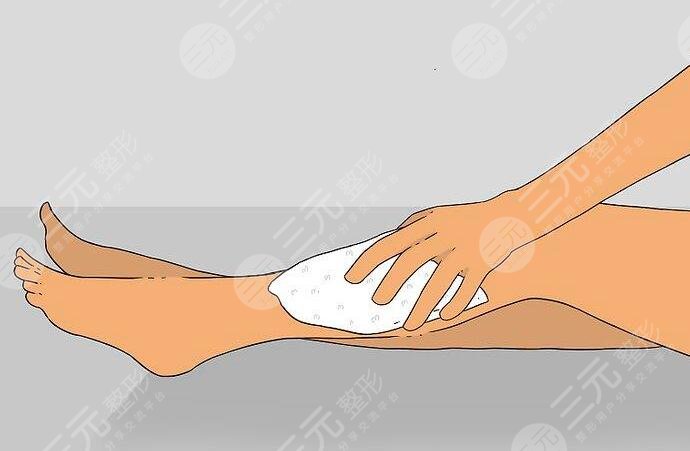 　　小腿激光脫毛的價格多少錢2023?夏天來臨之際，對于愛美者來說比較注重自己的形象，如果腿部以及胳膊上有著汗毛，在這方面也是比較煩惱的，許多人也會在夏天來臨之際，將胳膊以及小腿上的毛發(fā)去除，避免影響自己的美感其實，現(xiàn)如今可以通過激光脫毛來改良，跟隨小編的這篇文章來了解一下小腿激光脫毛的價格是多少吧，影響價格的因素也是有多種，來參考一下吧。  　　1、小腿激光脫毛的價格多少錢2023?  　　激光脫毛是一種比較安全的脫毛方式，針對性比較強，對人體沒有副作用，對皮膚也不會造成影響，激光脫毛的價格在1800至12000元左右，有著較多的因素影響。  　　(1)選擇醫(yī)院不同，價格也會有所不同，選擇一線城市檔次高的正規(guī)醫(yī)院，價格可能會達到12000元左右，如果選擇普通一選擇價格會偏低一些，每個地區(qū)的定義價格不同，所以要根據(jù)當(dāng)?shù)氐南M水平來決定。  　　(2)設(shè)備不同，對于檔次高的城市正規(guī)醫(yī)院所運用激光比較先進，在價格上也會偏高一些，普通的醫(yī)院在設(shè)備上會有所不同，所以緩解的效果也有著很大的差異。  　　(3)醫(yī)生不同，經(jīng)驗豐富的醫(yī)生會根據(jù)吉美的身體情況去對癥緩解，選定特定的激光波長，不會對皮膚造成傷害，對于普通經(jīng)驗不足的醫(yī)生，在緩解領(lǐng)域里存在很大的隱患。  　　(4)緩解次數(shù)不同，對于毛發(fā)比較濃密的可能需要4~6次的緩解，所以價格上會偏高，毛稀疏通過2~3次就可以解決，緩解次數(shù)不同，所以在價格上也會不同，每次間隔緩解期間達到20~30天左右。  　　2、哪個季節(jié)適合激光脫毛?  　　對于激光脫毛來說，其實哪個季節(jié)都是可以的，但是春季進行激光脫毛還是占據(jù)優(yōu)勢的，可以避免日光的暴曬，不會色素沉著，我們都知道脫毛之后要避免高強度的紫外線照射，夏天去脫毛，在炎熱的季節(jié)想要隨心所欲得穿短褲，吊帶是做不到的，然而在春季里脫毛可以避免夏天室外高溫的照射，防曬工作做起來也比較容易，也不會影響到皮膚的正?；謴?fù)。  　　在春季進行激光脫毛時光能量可以更容易被吸收，在效果上也會比較佳，在春冬季節(jié)皮膚很少，經(jīng)過紫外線照射，顏色與毛發(fā)的顏色相差很大，所以在激光脫毛時，熱能量會被毛囊所吸收。  　　3、激光脫毛的優(yōu)勢有哪些?  　　激光脫毛的優(yōu)勢有很多，時間快，安全性比較高，不會影響自身的學(xué)習(xí)及工作，不會損傷到愛美者的皮膚內(nèi)服激光，脫毛的同時還可以刺激膠原蛋白再生，使集美在脫毛之后的位置皮膚會變得緊致光滑，具有彈性，激光脫毛比傳統(tǒng)的脫毛效果要比較好一些，可以打到性脫毛的作用，建議大家選擇正規(guī)醫(yī)院去開展激光脫毛，在各方面會有著優(yōu)質(zhì)保障。