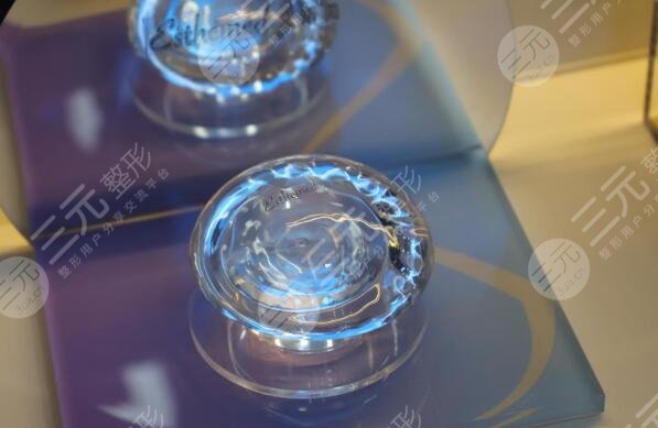 超詳細(xì)解答:產(chǎn)后乳房下垂用艾斯美假體隆胸好嗎?