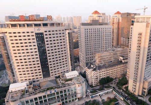 重慶醫(yī)科大學(xué)附屬第一醫(yī)院整形科哪個(gè)醫(yī)生好？