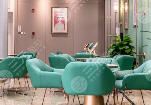 鄭州做鼻子醫(yī)生周蔚